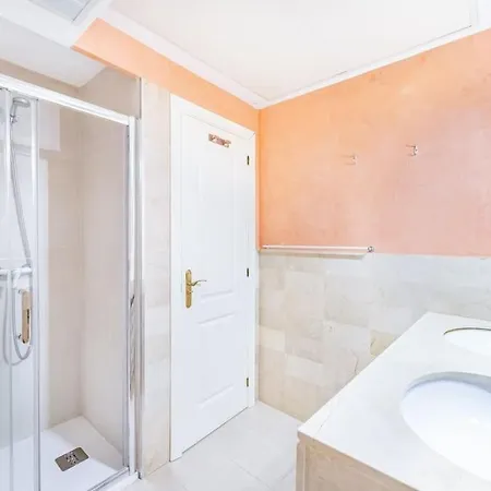 Apartment Beachfront 2 Bedroom On Beach! Rdr351 Marbella