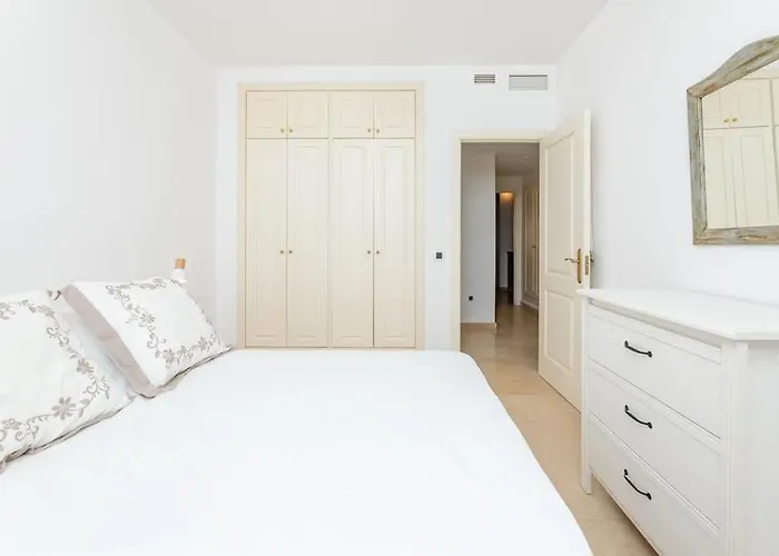 Апартаменты Beachfront 2 Bedroom On Beach! Rdr351 Марбелья